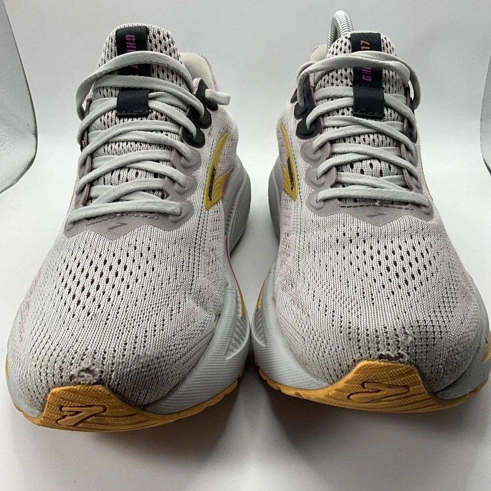 Size 9 - Brooks Ghost 17 Oyster Apricot‎ Pink W